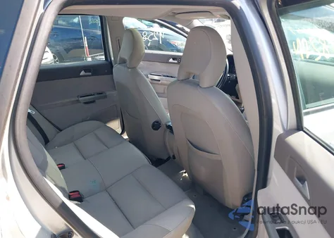 2008 Volvo V50 2.4I z USA, uszkodzony, nr VIN YV1MW382082407124